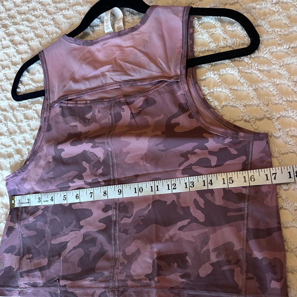 LIKE NEW! Lululemon Sculpt Tank Cropped Incognito Camo Pink sz 6 - Picture 4 of 9